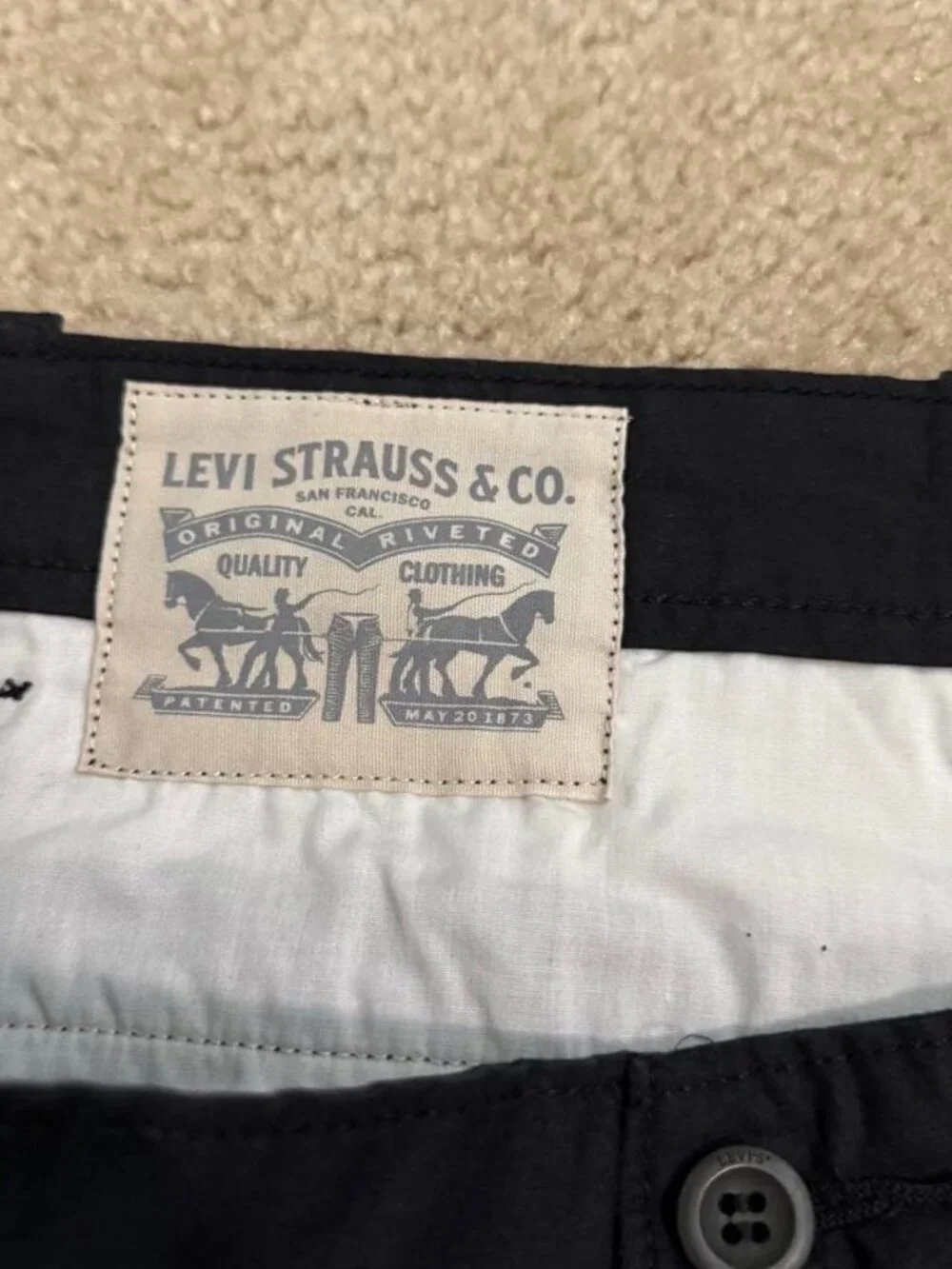 Levi’s Black Cargo Shorts (Approx. 36x11): Levi’s...